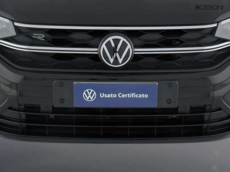 13 - Volkswagen Taigo 1.0 tsi 115cv r-line