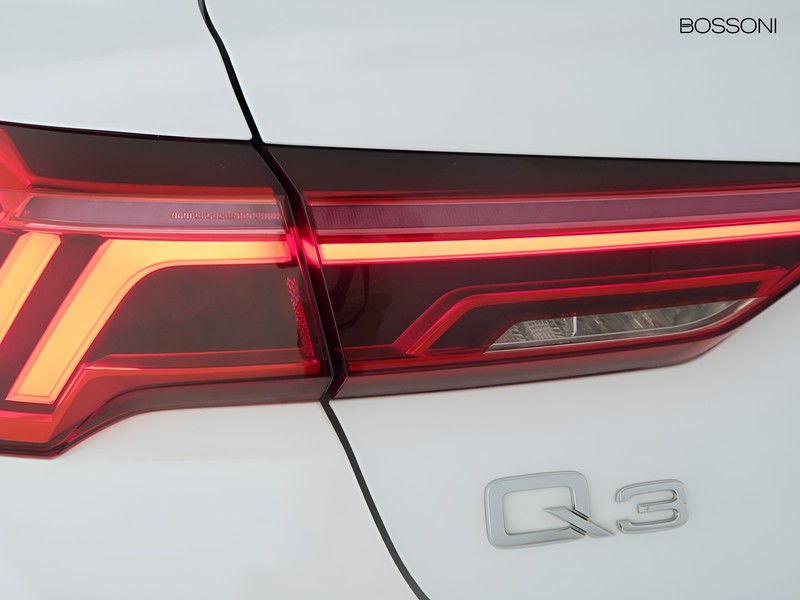 7 - Audi Q3 sportback 35 2.0 tdi s line edition s tronic