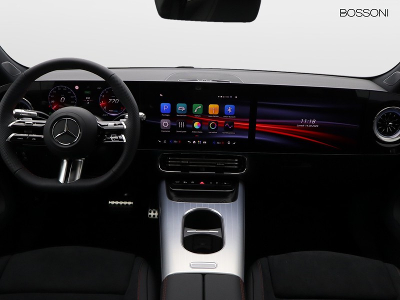 13 - Mercedes CLA 200 premium auto