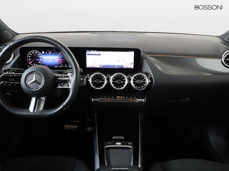 13 - Mercedes GLA 200 d amg line premium 4matic 8g-dct