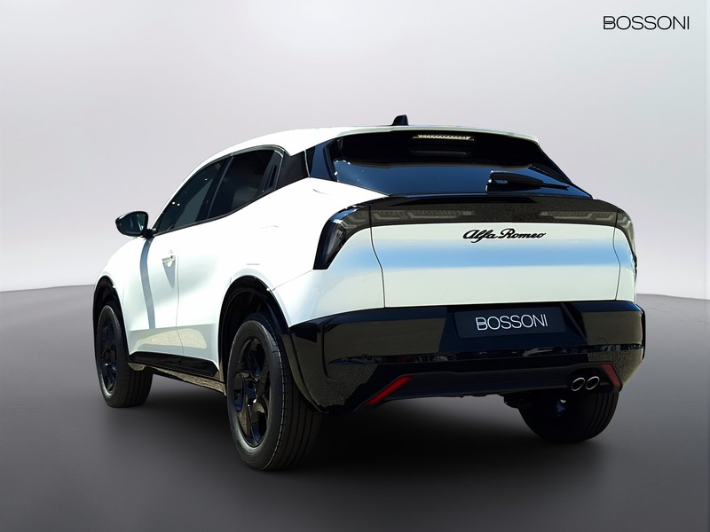 7 - Alfa Romeo Junior 1.2 hybrid 145cv ibrida edct6