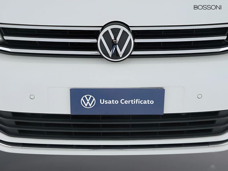 13 - Volkswagen Touran 2.0 tdi scr executive dsg