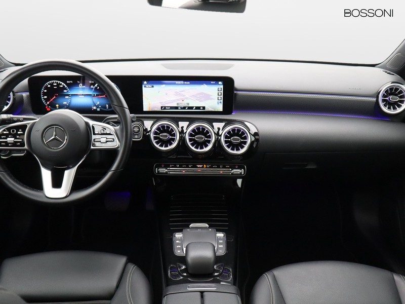 13 - Mercedes Classe A 180 d sport night edition plus 8g-dct