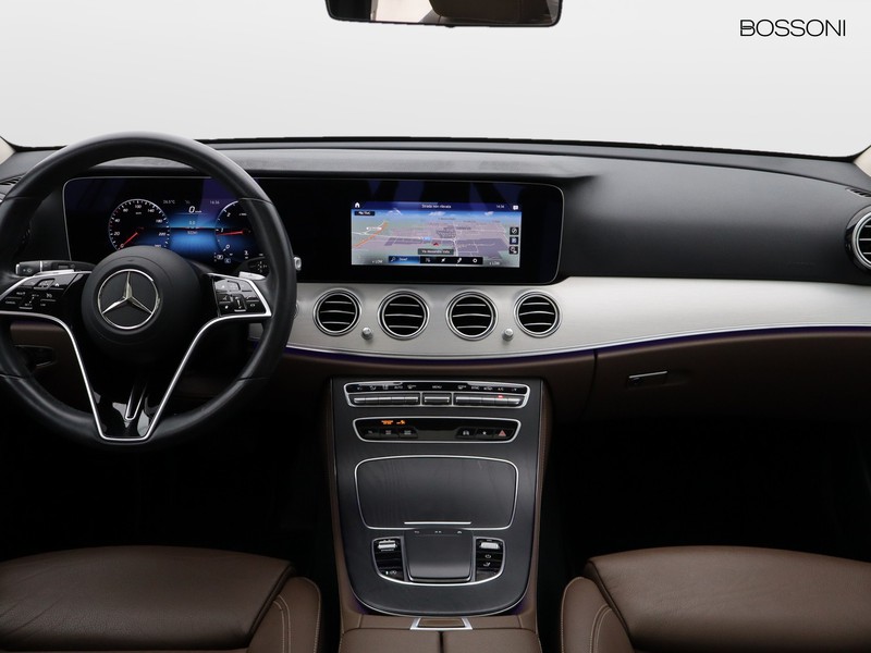 13 - Mercedes Classe E station wagon 220 d sport 4matic 9g-tronic plus