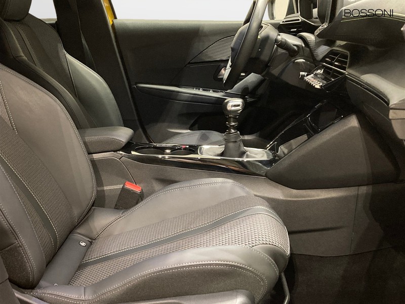7 - Peugeot 208 5 porte 1.2 puretech gt s&s