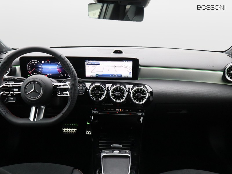 13 - Mercedes Classe A 180 d amg line extra speedshift dct amg 8g