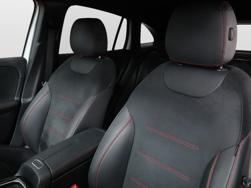 7 - Mercedes GLA 180 d amg line advanced plus 8g-dct
