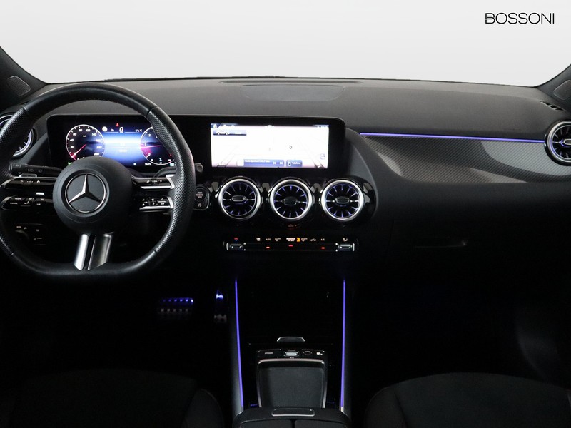 13 - Mercedes GLA 180 d amg line advanced plus 8g-dct