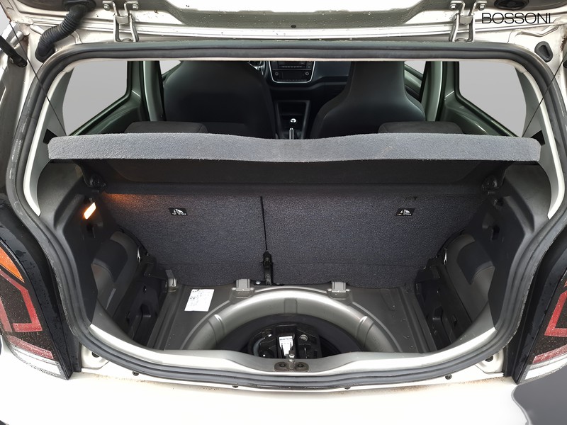 7 - Volkswagen up! 5 porte 1.0 evo 65cv move up!