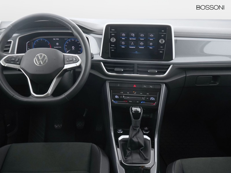 7 - Volkswagen T-Roc 1.0 tsi 110cv style