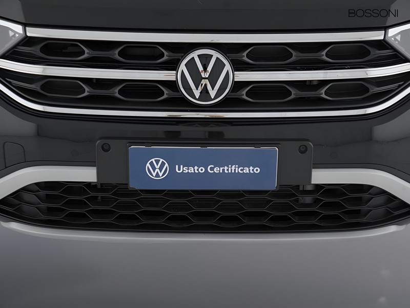 13 - Volkswagen T-Roc 1.0 tsi 110cv style