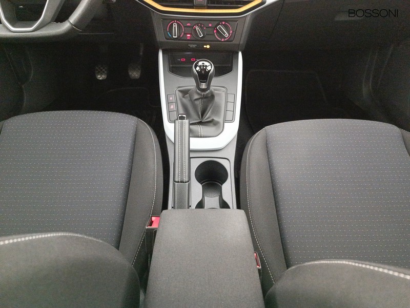 13 - SEAT Arona 1.0 tgi 90cv style