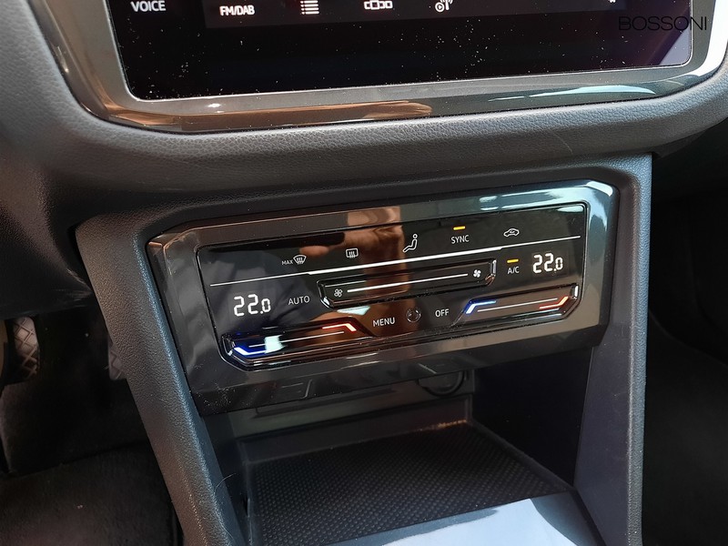 13 - Volkswagen Tiguan 2.0 tdi scr 150cv life dsg