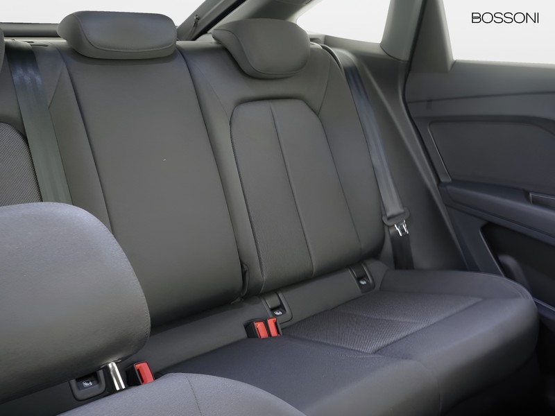 19 - Audi Q4 e-tron sportback e-tron 45 business