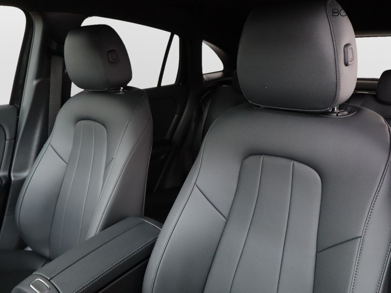 7 - Mercedes GLA 200 d progressive extra 8g-dct