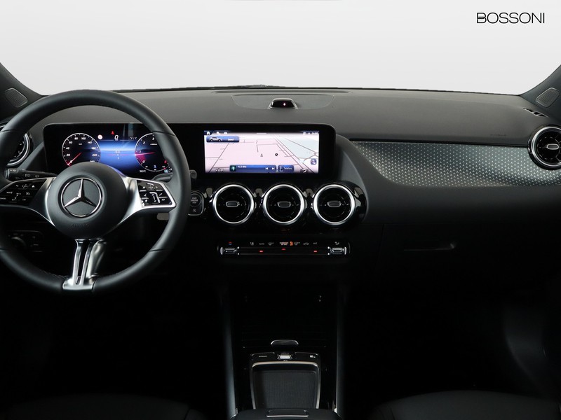 13 - Mercedes GLA 200 d progressive extra 8g-dct