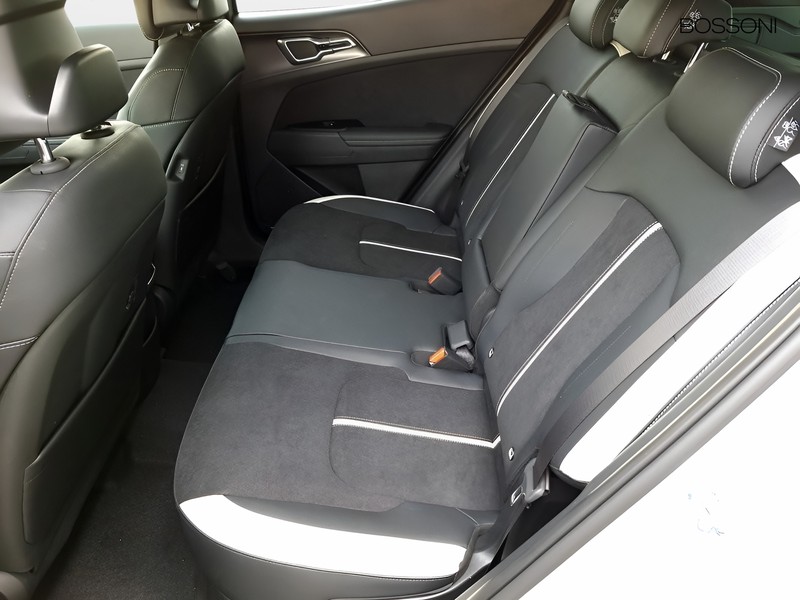 13 - Kia Sportage 1.6 t-gdi hev gt-line sunroof pack 2wd at6