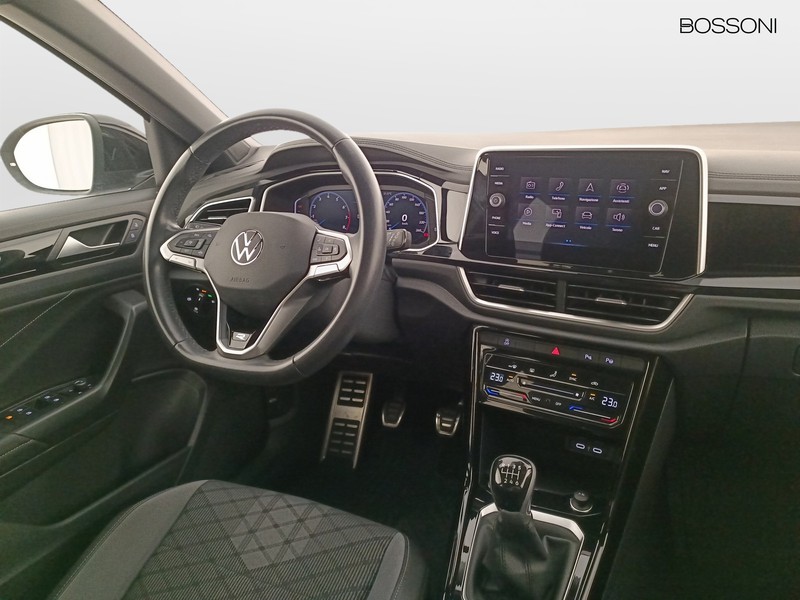 7 - Volkswagen T-Roc 1.0 tsi 110cv r line