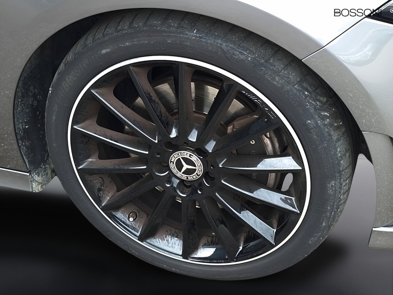 13 - Mercedes Classe A sedan 220 d premium 8g-dct