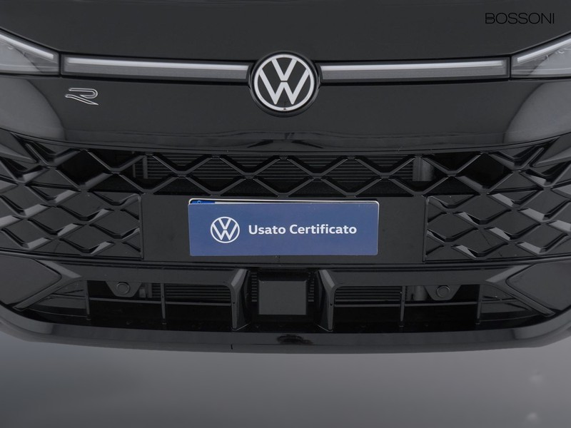 13 - Volkswagen T-Roc 1.5 etsi act 150cv r-line dsg