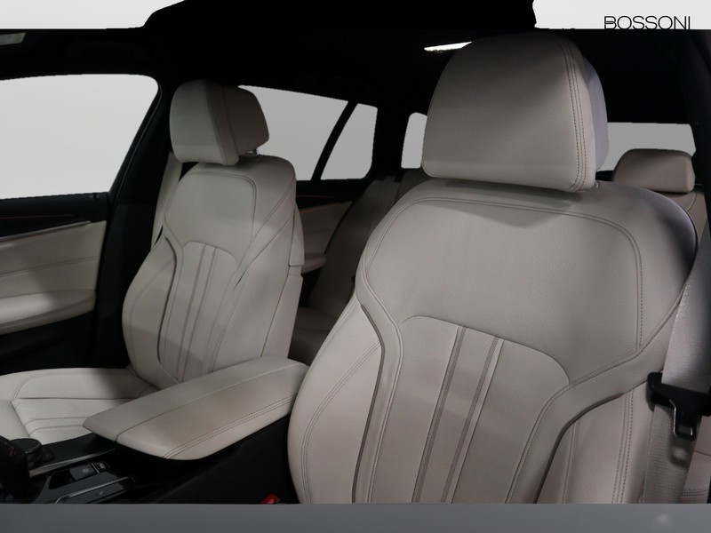 7 - BMW Serie 5 touring 520d mild hybrid 48v xdrive msport steptronic
