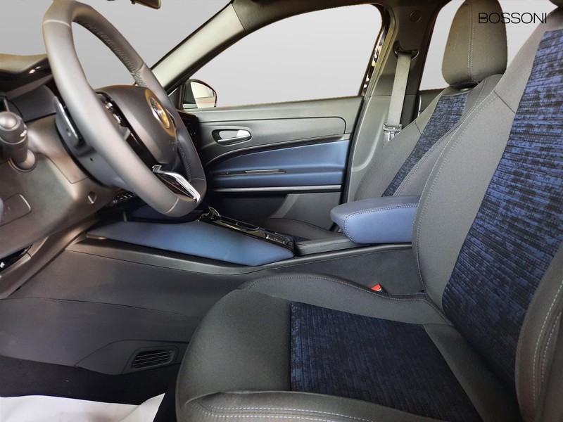 7 - Alfa Romeo Junior 1.2 hybrid 145cv ibrida edct6
