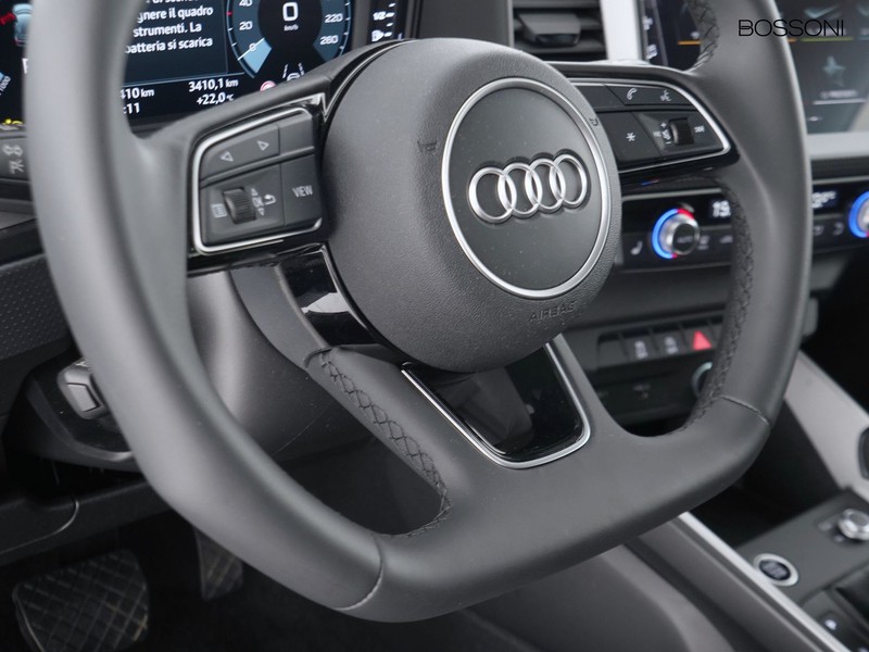25 - Audi A1 sportback 30 1.0 tfsi 116cv s line edition s tronic