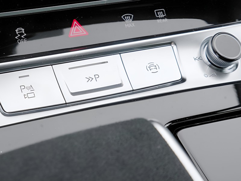 31 - Audi RS6 avant 4.0 v8 mhev performance quattro tiptronic