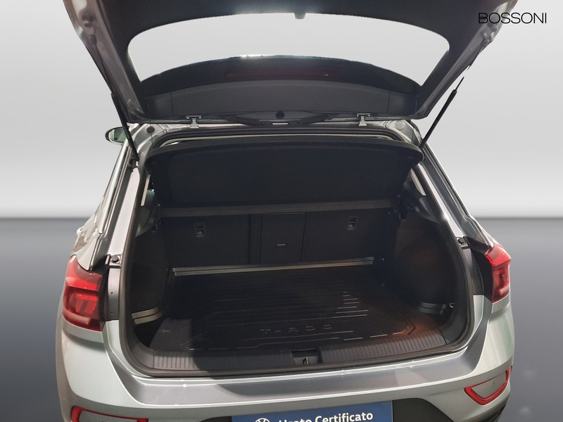 19 - Volkswagen T-Roc 1.0 tsi 110cv life
