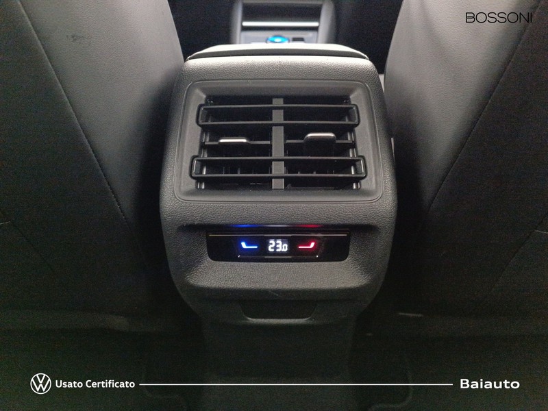 13 - Volkswagen Tiguan 2.0 tdi scr 150cv life dsg