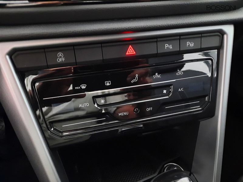13 - Volkswagen T-Roc 2.0 tdi scr 150cv life dsg