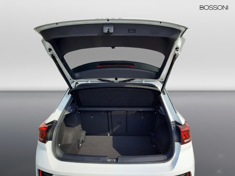 19 - Volkswagen T-Roc 1.5 tsi act r line dsg