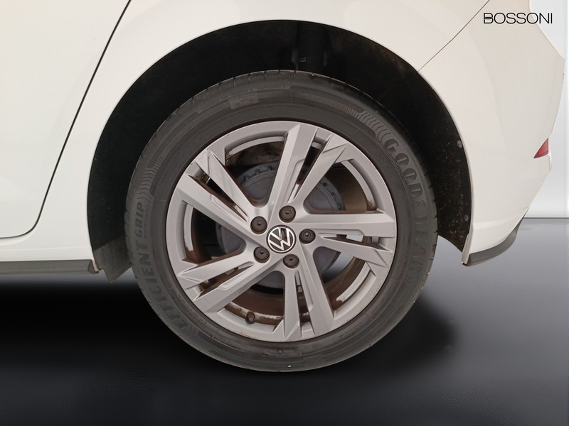 25 - Volkswagen Polo 1.0 tsi 95cv r line