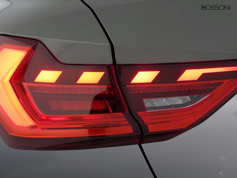 7 - Audi A1 sportback 30 1.0 tfsi 116cv s line edition s tronic