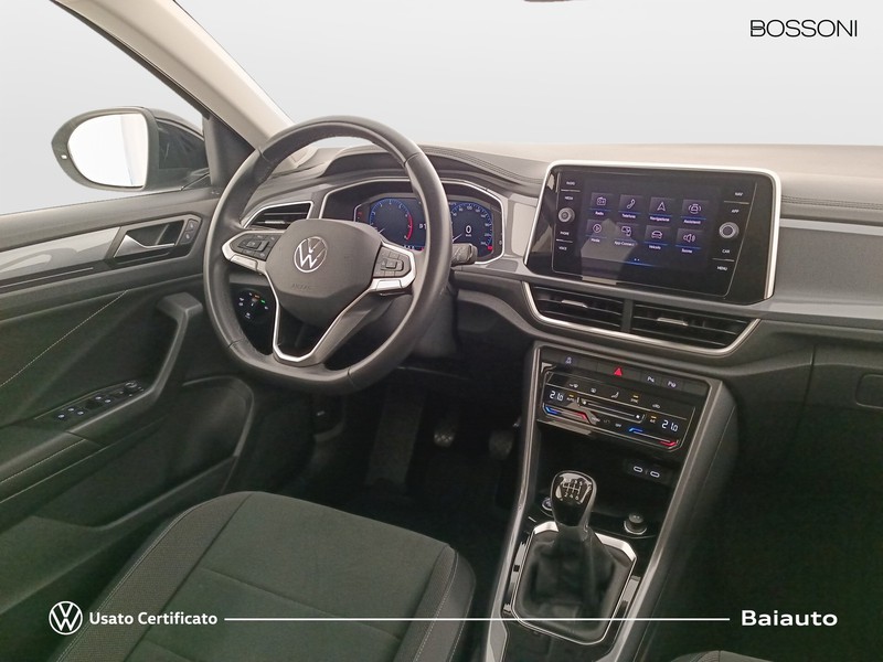 7 - Volkswagen T-Roc 1.0 tsi 110cv style