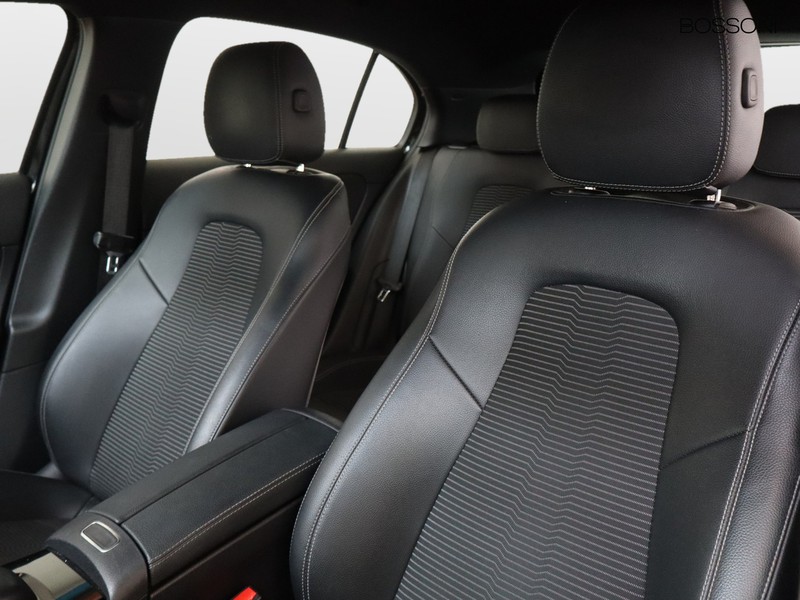 7 - Mercedes Classe A 180 d sport 7g-dct