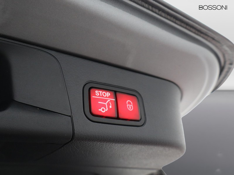 19 - Mercedes EQB 350 amg line premium 4matic