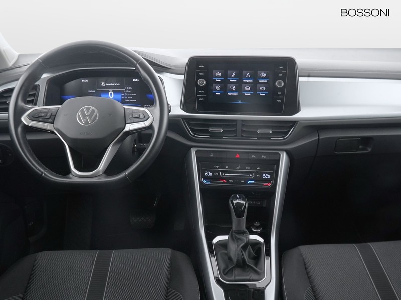 7 - Volkswagen T-Roc 1.5 tsi act sport dsg