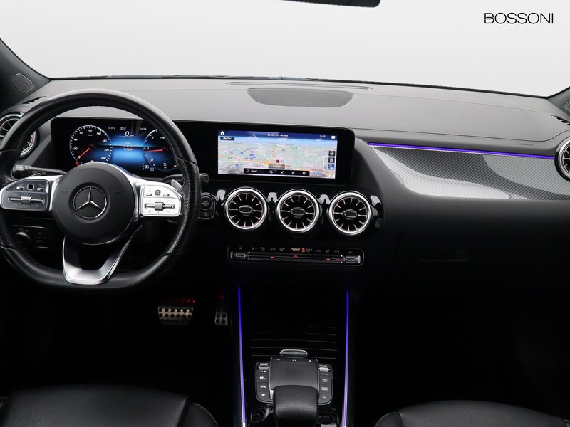13 - Mercedes GLA 200 d premium 4matic 8g-dct