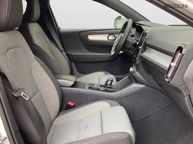 7 - Volvo XC40 1.5 t4 recharge plug-in-hybrid core automatico