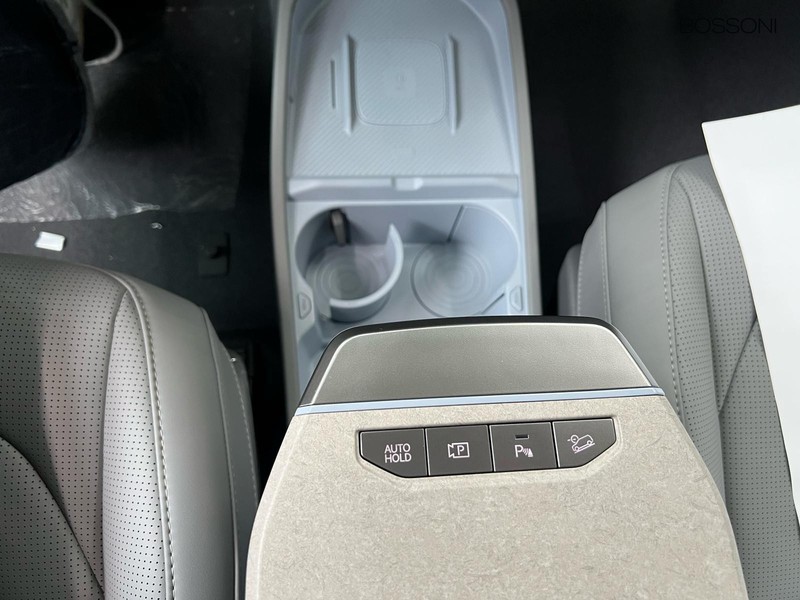 13 - Kia EV3 81,4 kwh earth fwd
