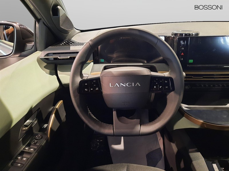 7 - Lancia Ypsilon 1.2 mhev 110cv e-dct