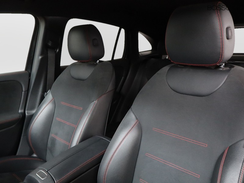 7 - Mercedes GLA 200 d premium 8g-dct