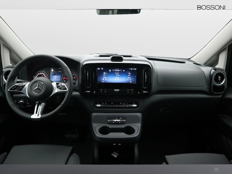 13 - Mercedes Vans Vito 114 cdi long mixto auto my20