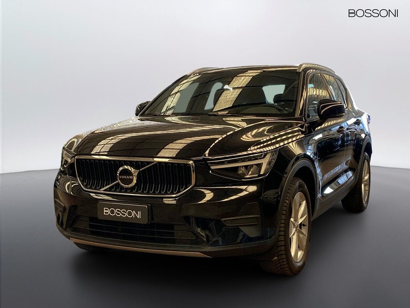 1 - Volvo XC40 2.0 b3 core automatico