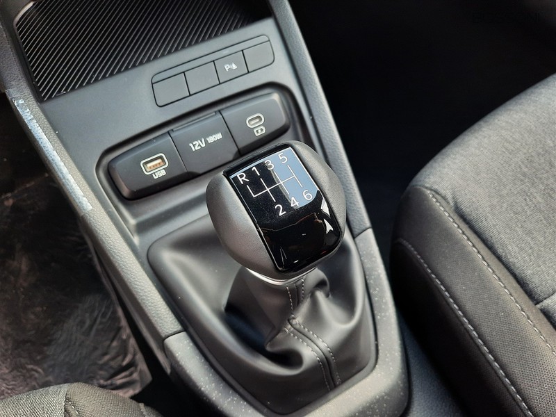 13 - Kia Stonic 1.0 t-gdi urban