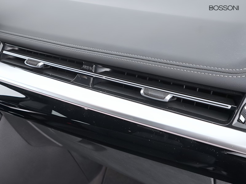 19 - BMW X1 i20 edrive x-line