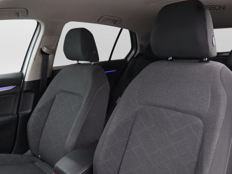 7 - Volkswagen Golf 2.0 tdi scr 115cv life