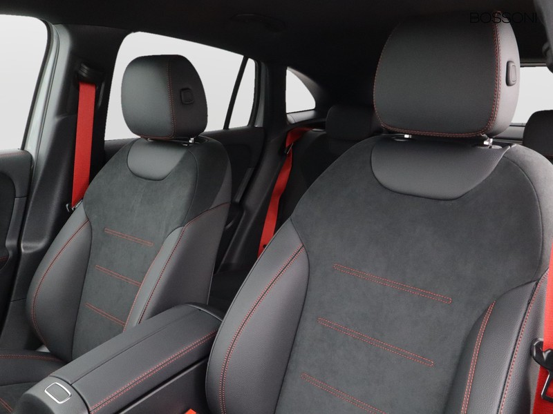 7 - AMG GLA amg 35 premium amg 4matic 8g-dct