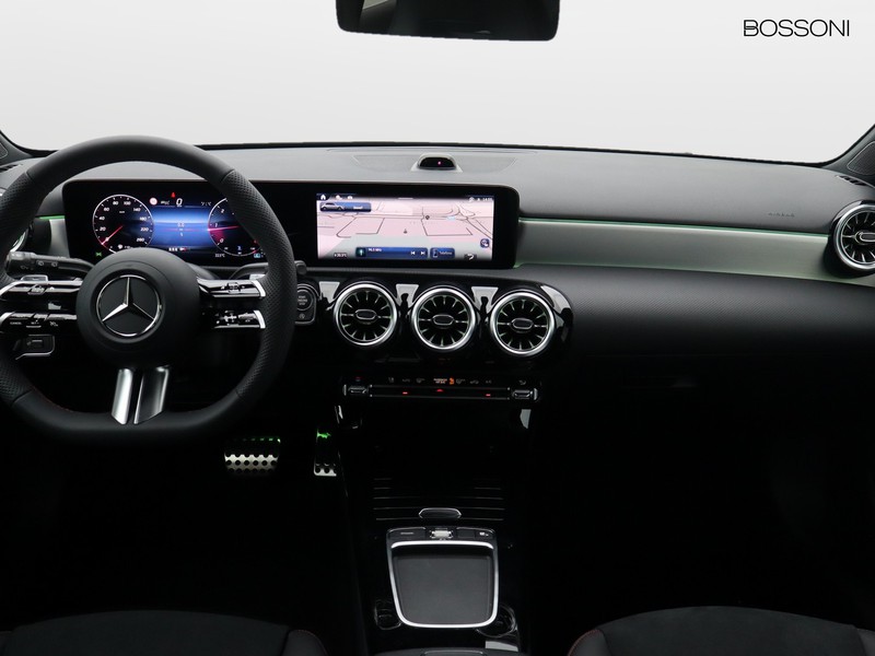 13 - Mercedes Classe A 180 d amg line extra speedshift dct amg 8g
